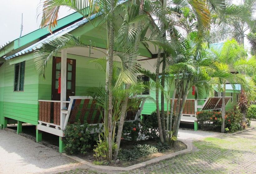 هتل The Green Resort Sri Racha