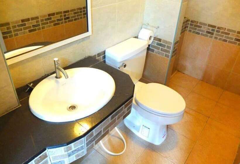 هتل Wongsaisiri Townhome
