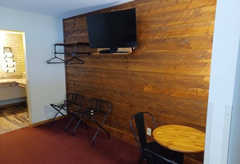 Northwoods Motel