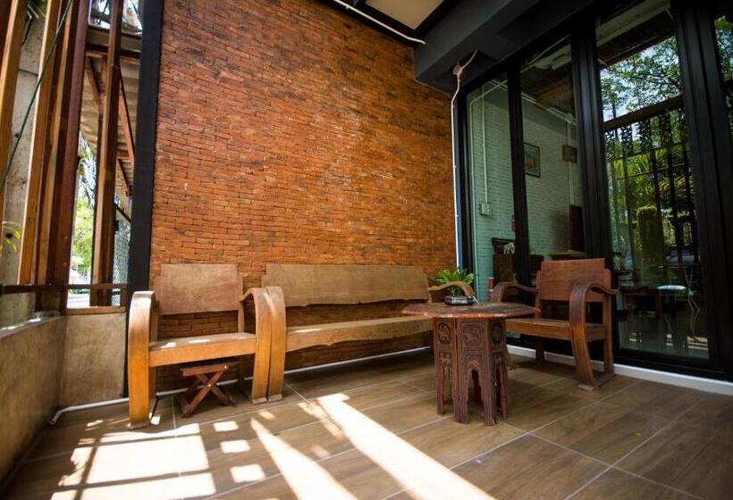 The Corner S Unique House