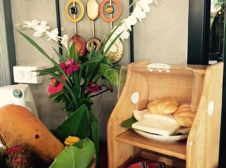 فندق Baan Alisa Bed And Breakfast