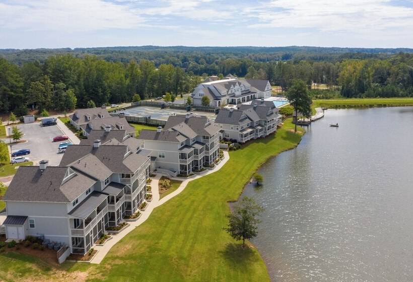 هتل Foxhall Resort