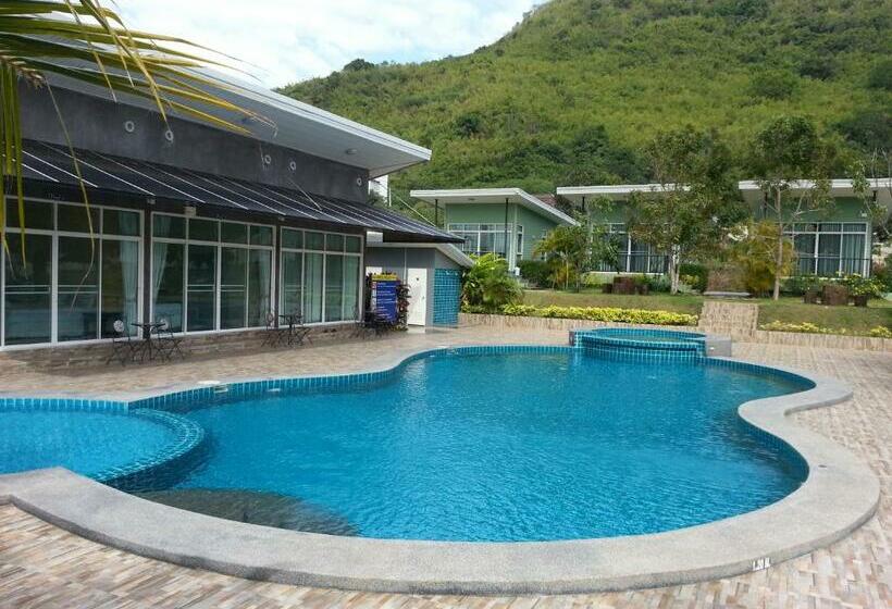 בית מלון כפרי Mountain View Resort