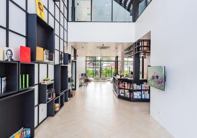 هاستل Book A Bed Poshtel Sha Plus