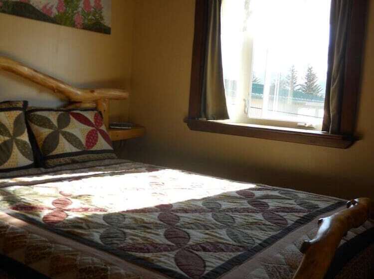 تختخواب و صبحانه A Swan Nest Inn