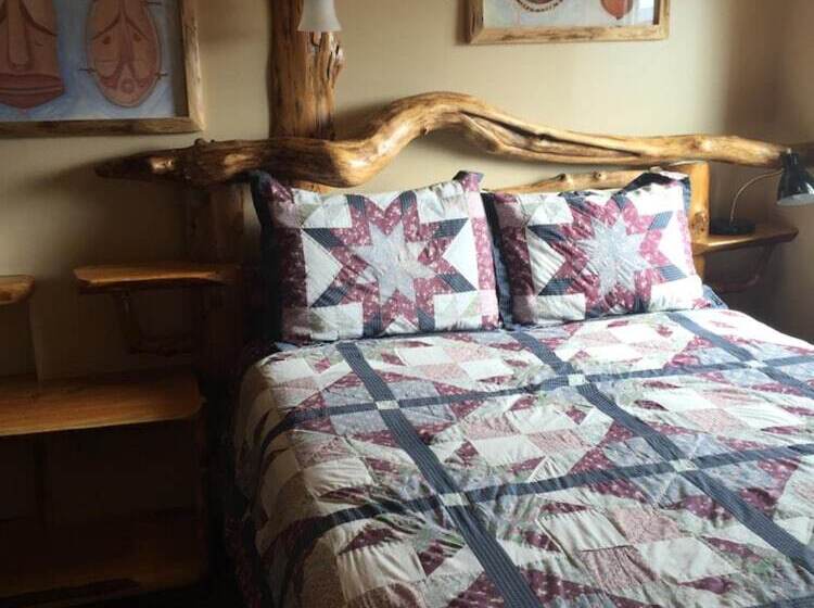 تختخواب و صبحانه A Swan Nest Inn
