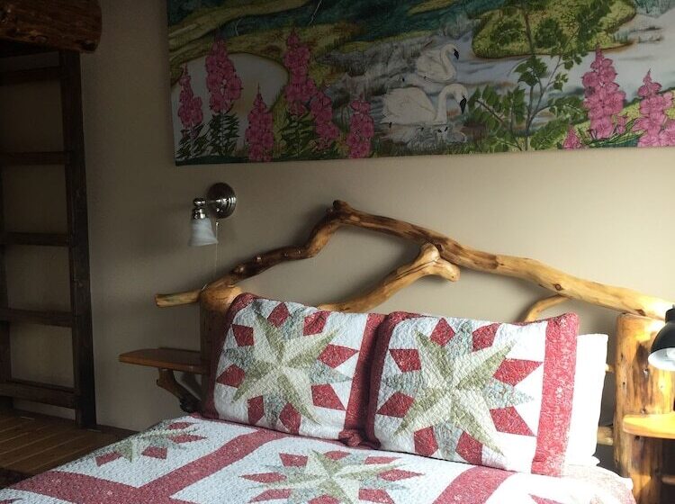 تختخواب و صبحانه A Swan Nest Inn