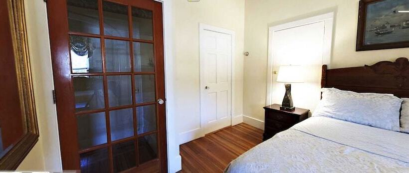 تختخواب و صبحانه Bellevue House