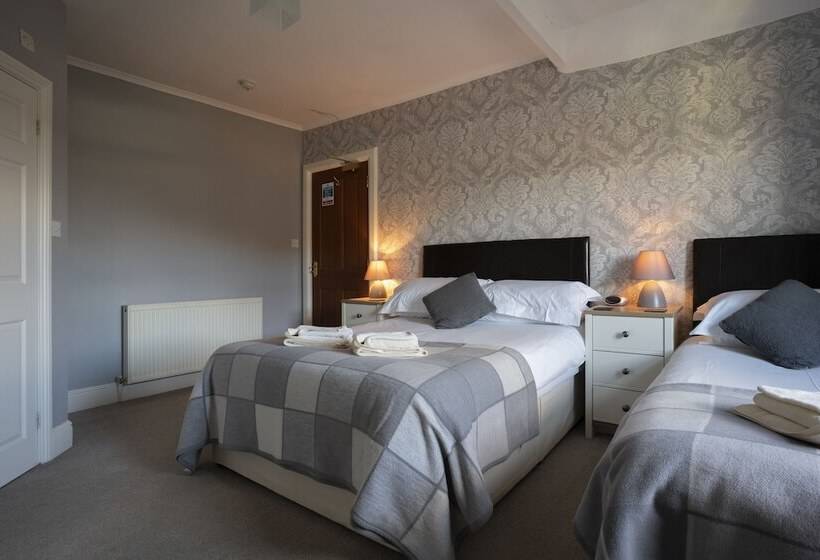 تختخواب و صبحانه Lyndale Guest House