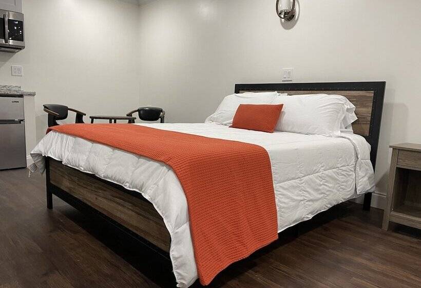 Gatehouse Motel