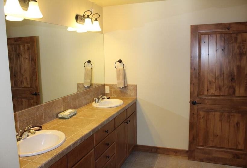 Glenwood Canyon Resort