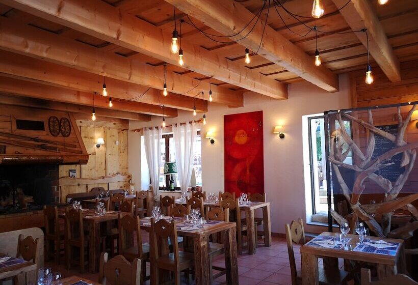 פונדק Auberge Les 2 Moucherolles