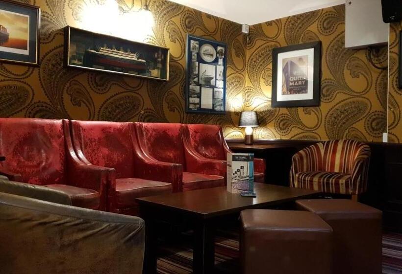 فندق فئة نجمة واحدة The Grapes Pub