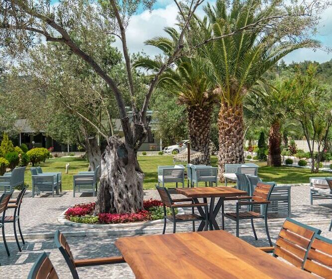 هتل Assos Kayalar Blue Beach