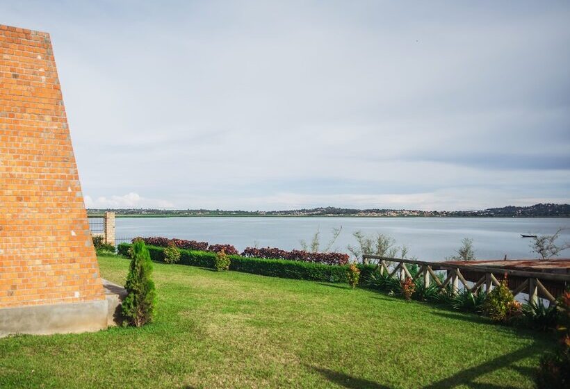 هتل Buvi Lodge