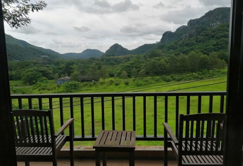 هتل Cabbages & Condoms Khaoyai Resort