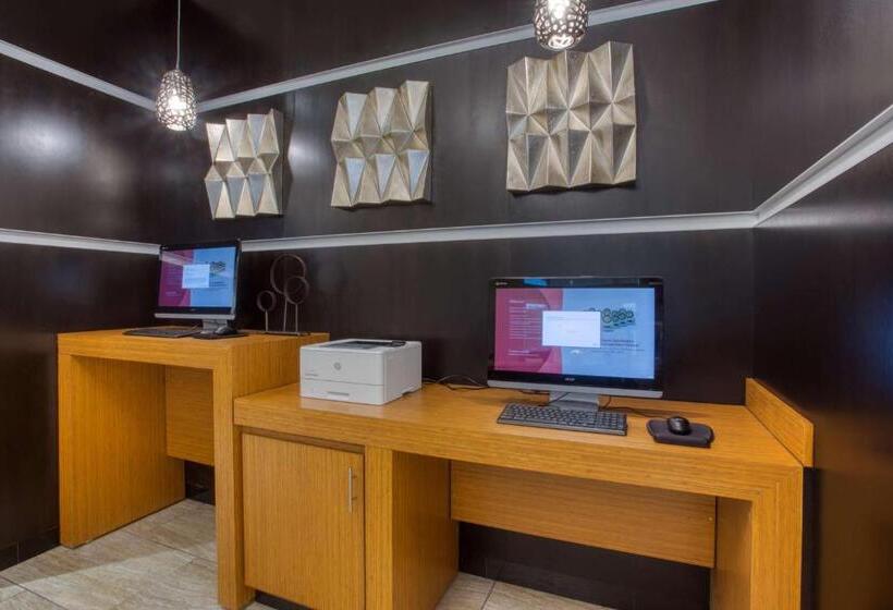 هتل Drury Inn & Suites Huntsville Space & Rocket Center