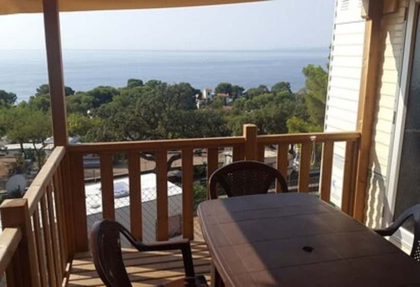 هتل La Cabane De Bob   Saint Raphael