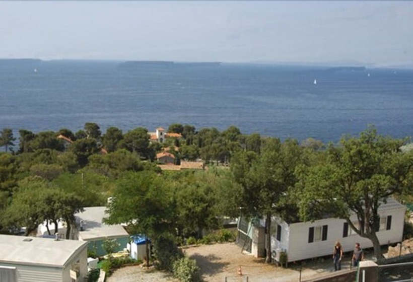 هتل La Cabane De Bob   Saint Raphael