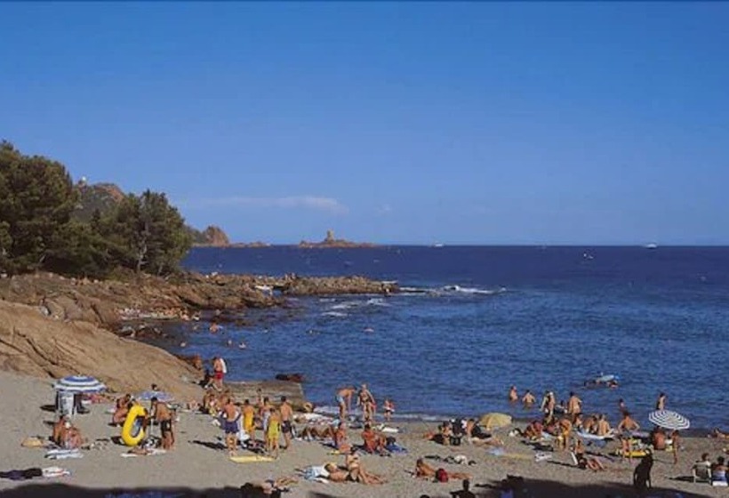 هتل La Cabane De Bob   Saint Raphael