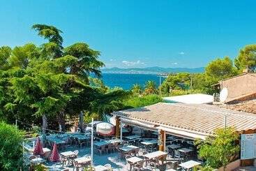 هتل La Cabane De Bob   Saint Raphael