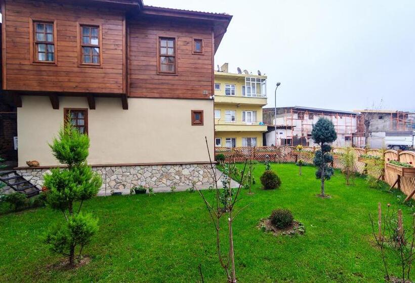 هتل Kum Pansiyon