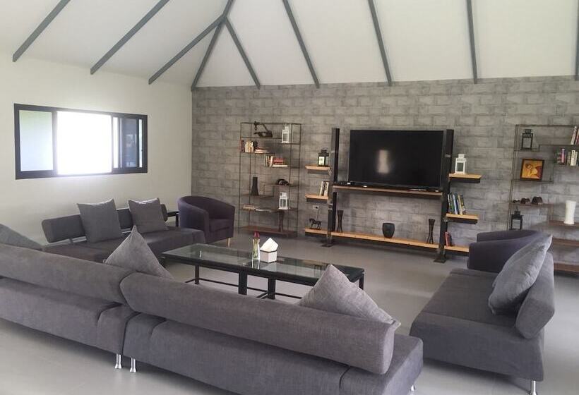 בית מלון כפרי Tamara Resort Bangsary