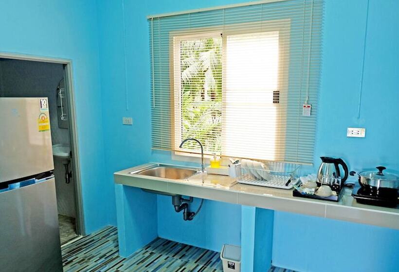هتل Theppahrak Home
