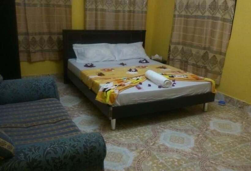 هتل Uroa White House Inn