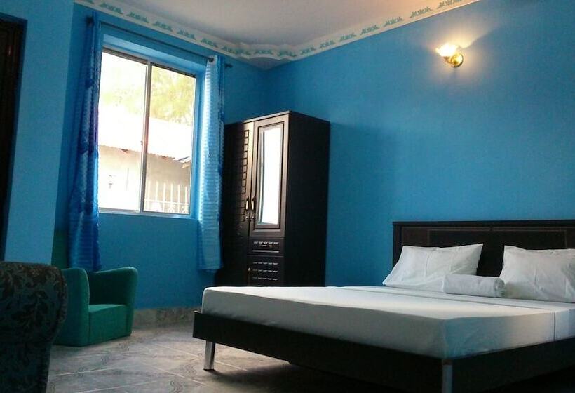 هتل Uroa White House Inn