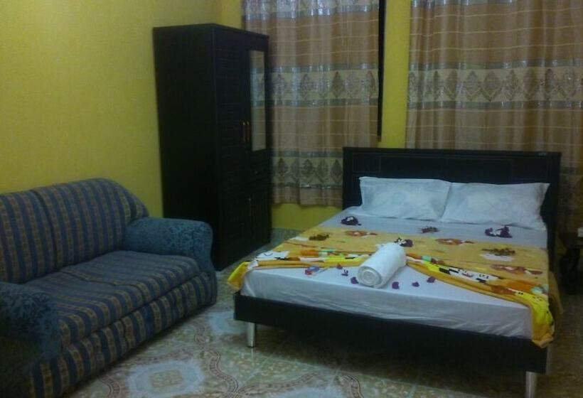 هتل Uroa White House Inn