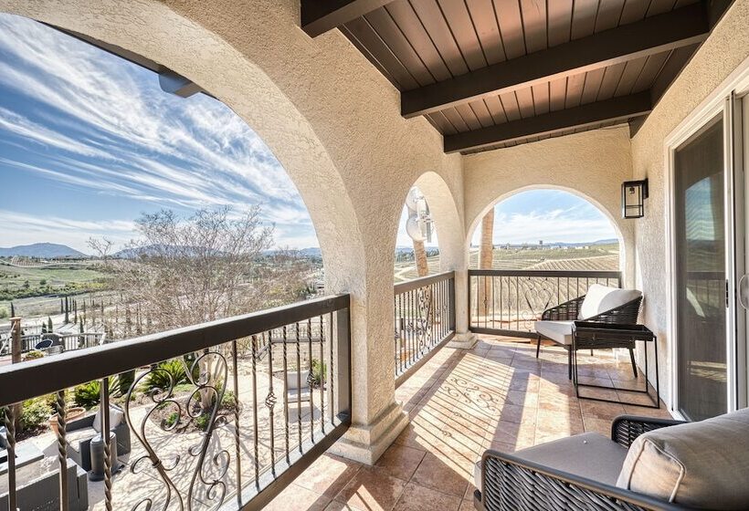 פונדק Europa Village Wineries And Resort