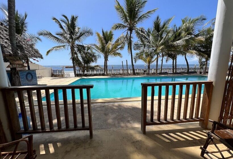 تختخواب و صبحانه Sky And Sand Zanzibar Beach Resort
