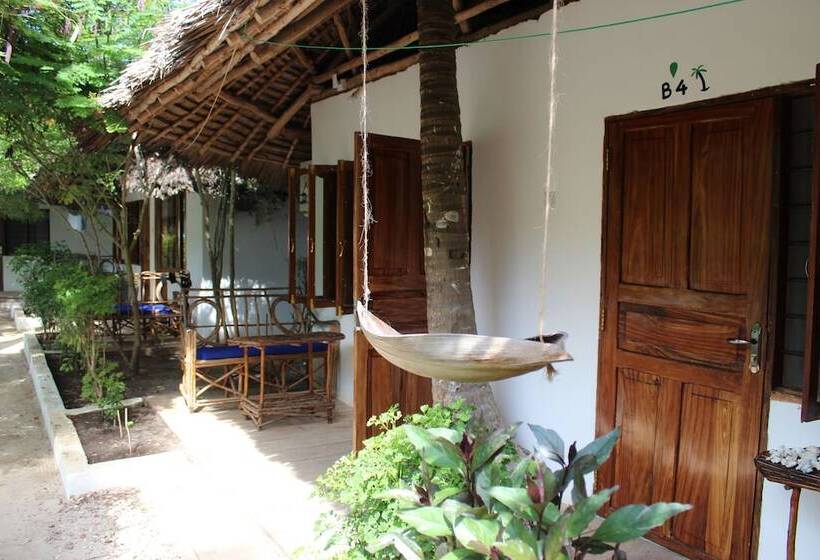 تختخواب و صبحانه Sky And Sand Zanzibar Beach Resort
