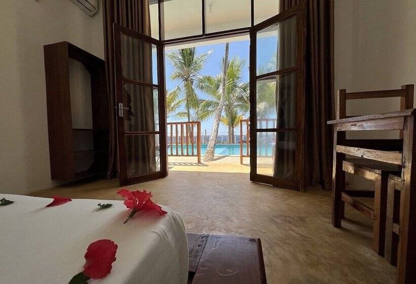تختخواب و صبحانه Sky And Sand Zanzibar Beach Resort
