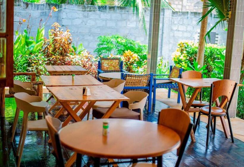 تختخواب و صبحانه Ondo House