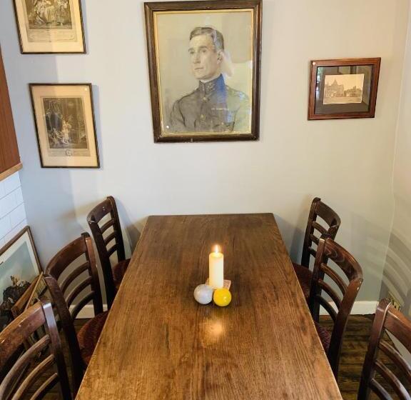 مبيت وإفطار The Swan Inn