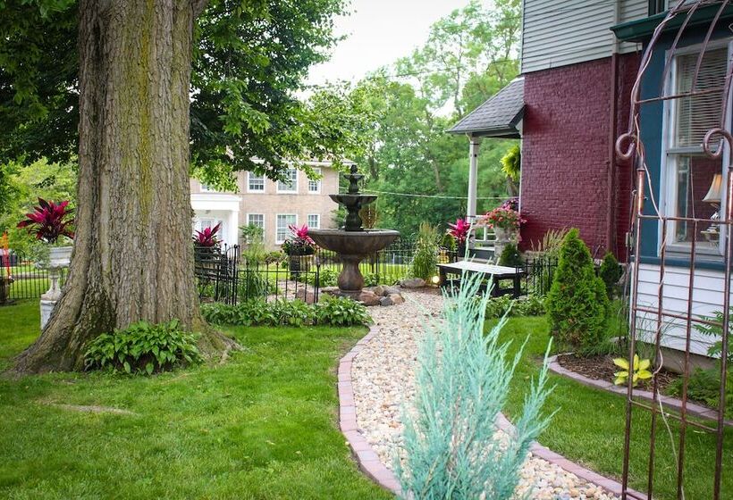 Evans Holly Grove Inn B&b