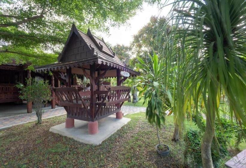 هتل Ban Suan Mee Sakul Resort
