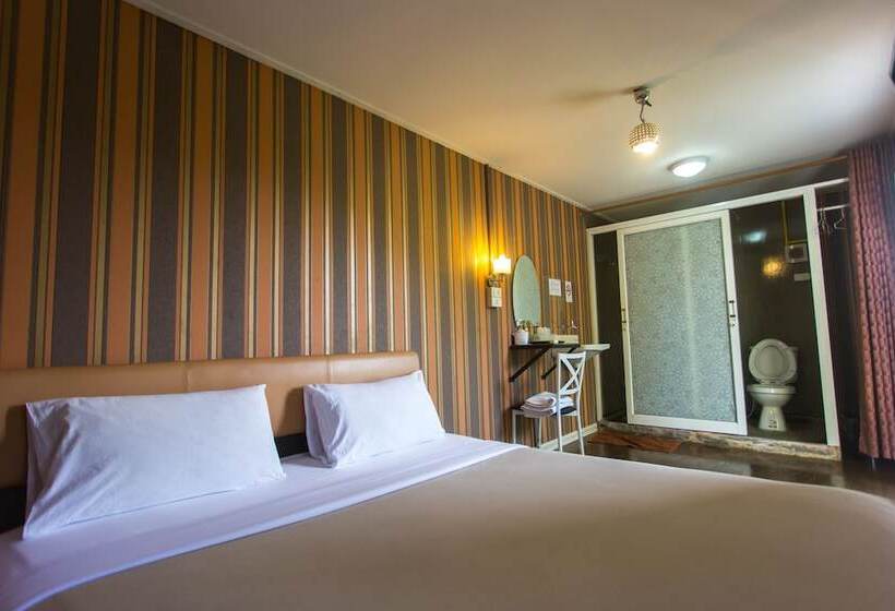 هتل Iron Resort&