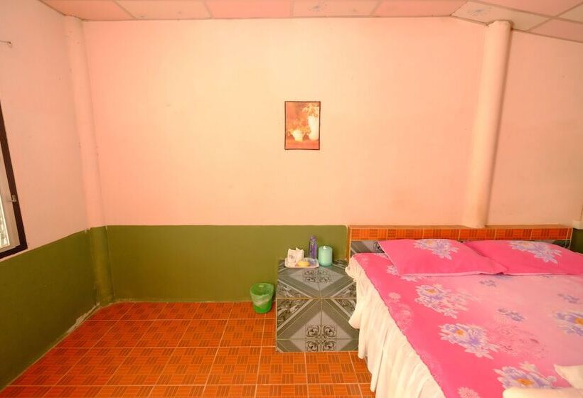 בית מלון כפרי Sangthong Resort