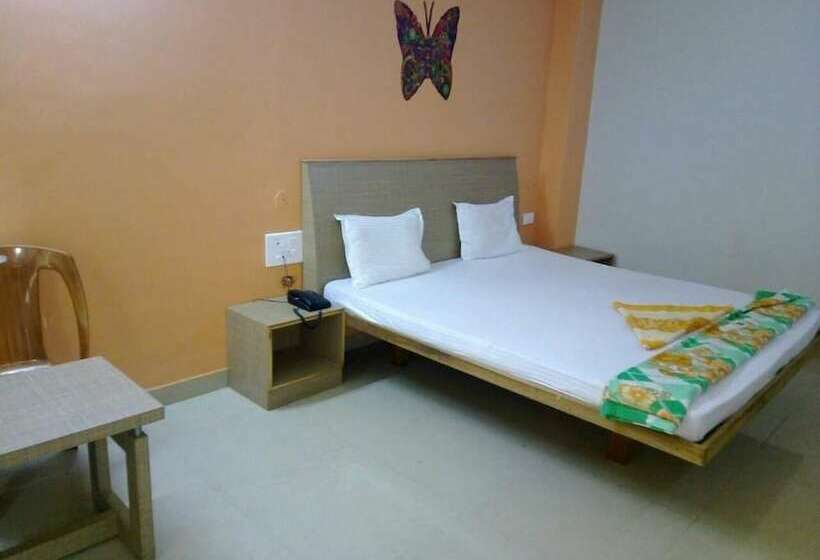 Hotel Goroomgo Shree Mandir Palace Puri