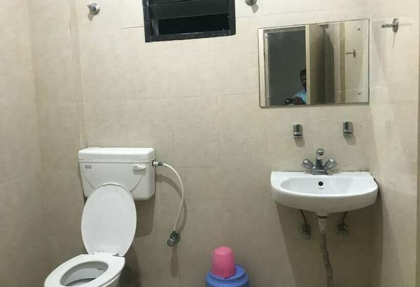 Hotel Goroomgo Shree Mandir Palace Puri