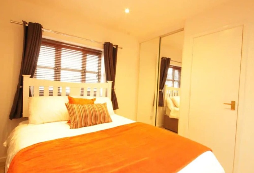 펜션 Fantastic 2 Bed House In Hull. Garden, Sky Tv