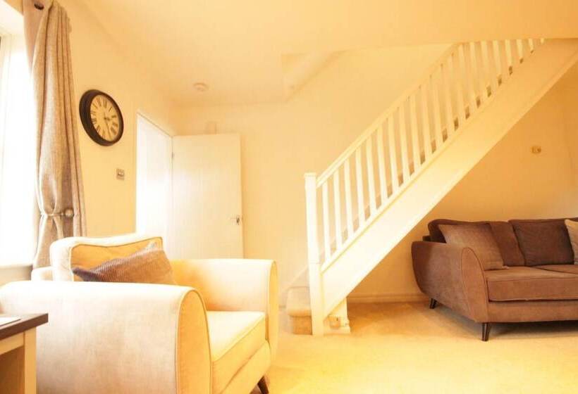 פנסיון Fantastic 2 Bed House In Hull. Garden, Sky Tv