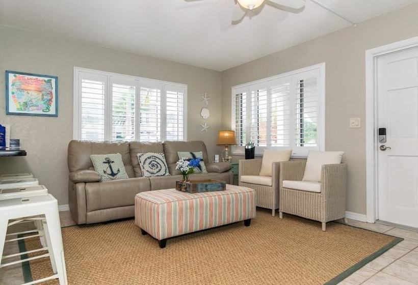 Am Beach Place Unit 3