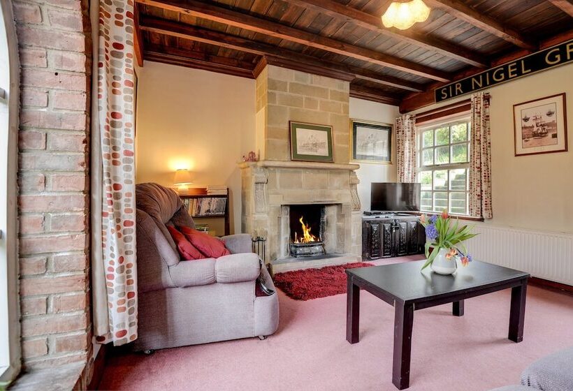 Holiday Cottages And North Star Apartment