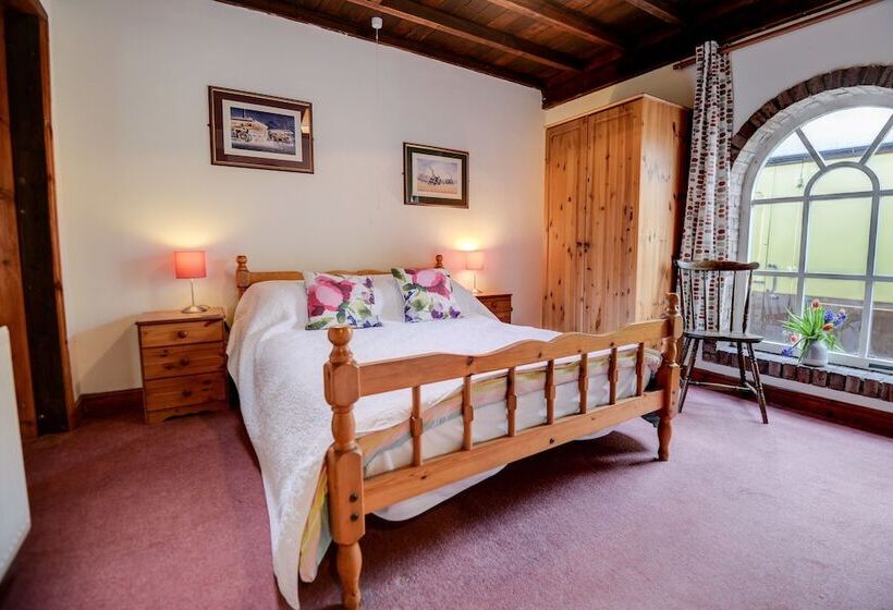 Holiday Cottages And North Star Apartment