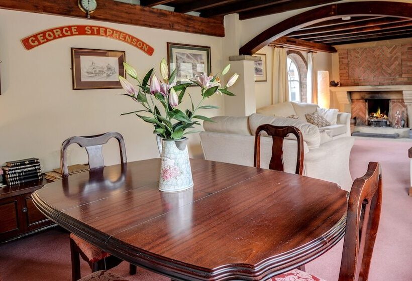 Holiday Cottages And North Star Apartment