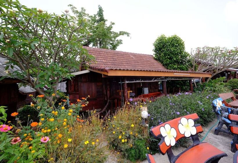 Отель Baanpakrimklong Sukhamon Homestay & Resort